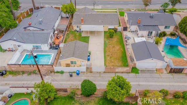 Building Photo - 6933 Fallbrook Ave