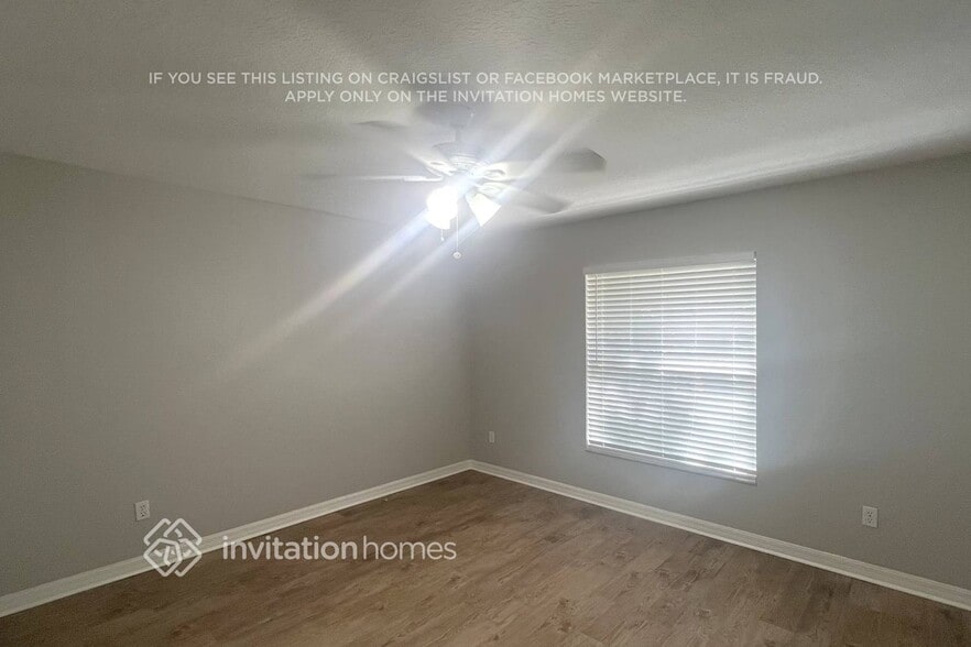 Building Photo - 945 Park Valley Cir