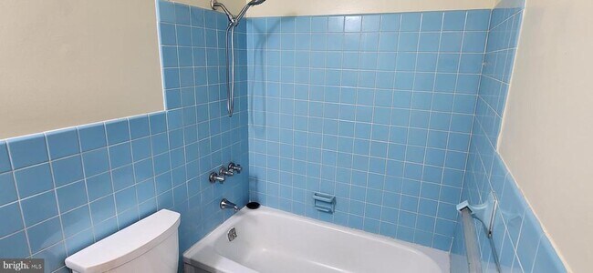 Building Photo - 45565 Camelot Ct