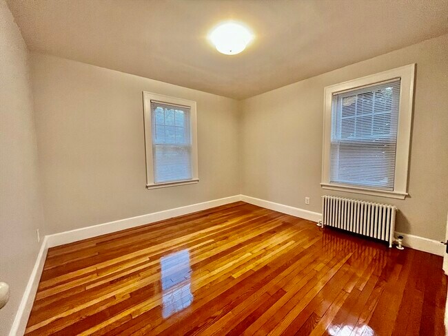 Building Photo - 94 Glendale Rd