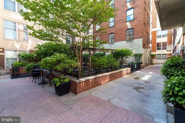 Building Photo - 113 N Bread St