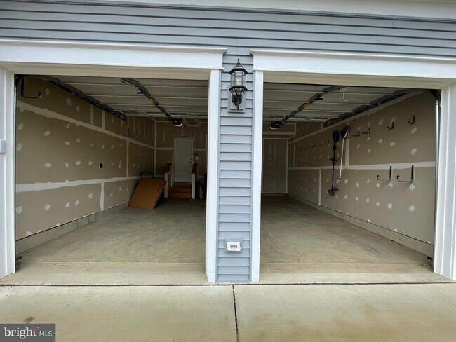 Building Photo - 23347 Sawara Ct