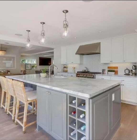 Building Photo - 301 7th St