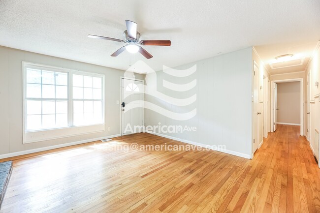 Building Photo - 2305 Standing Springs Rd