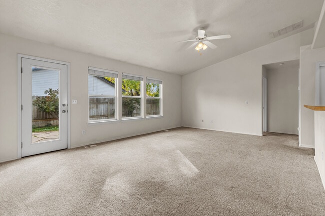 Building Photo - 1443 W Balboa St