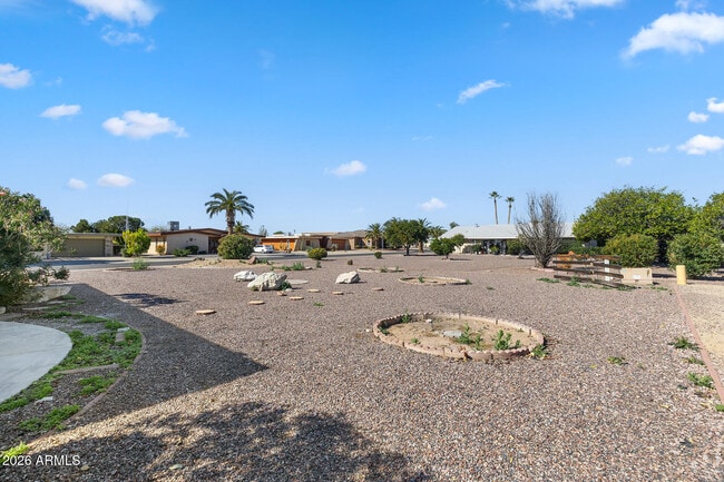 Building Photo - 16817 N Meadow Park Dr