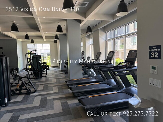 Building Photo - 3512 Vision Cmn