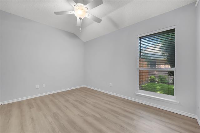Building Photo - 421 Parkshire Dr