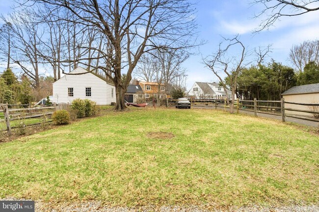 Building Photo - 30 Upper Ferry Rd