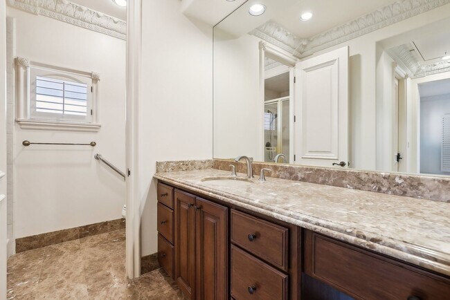 Building Photo - OCEAN VIEW CUSTOM BUILT LUXURY ESTATE