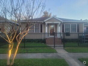Building Photo - Single Family 1300+ square foot East End Home