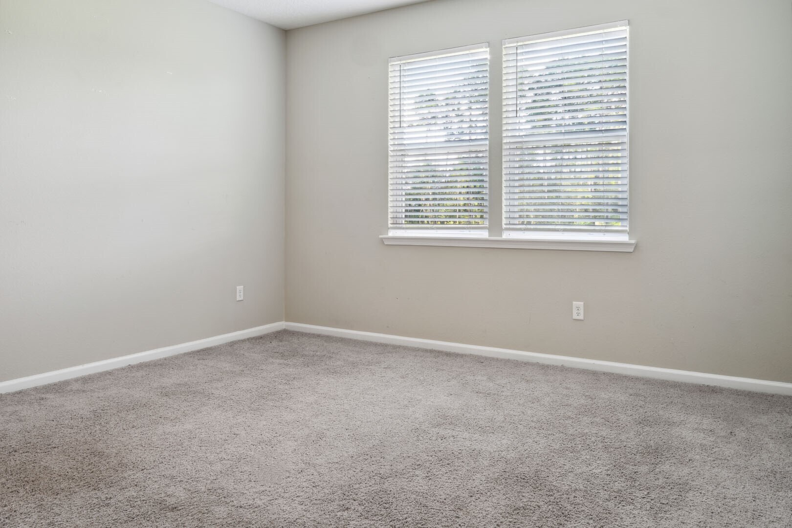 Building Photo - 2893 Farmall Dr