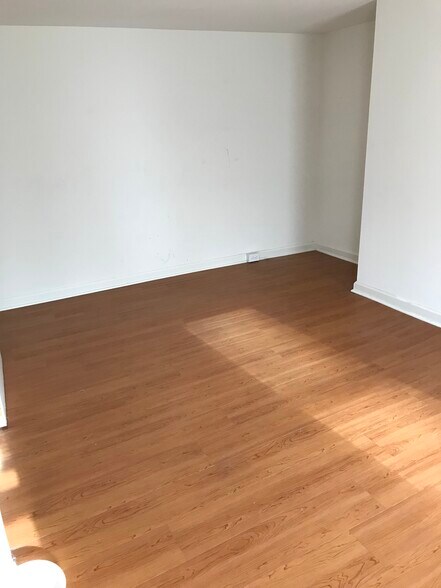 Building Photo - 15 West Burlington Street