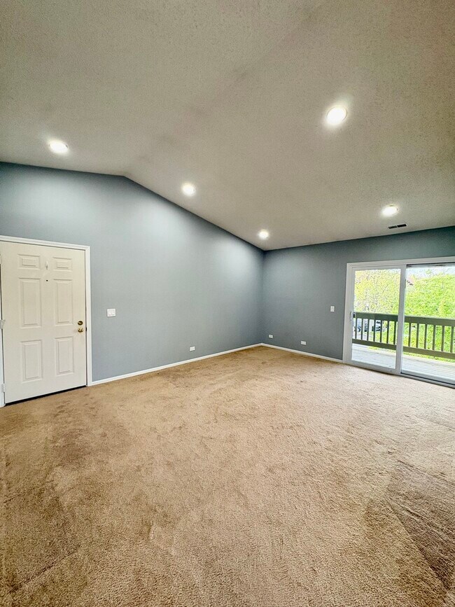 Building Photo - 319 Deer Glen Way