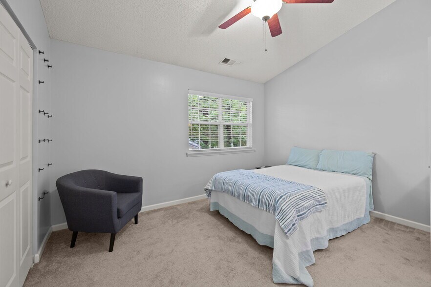 Building Photo - 2210 Cigar Ct