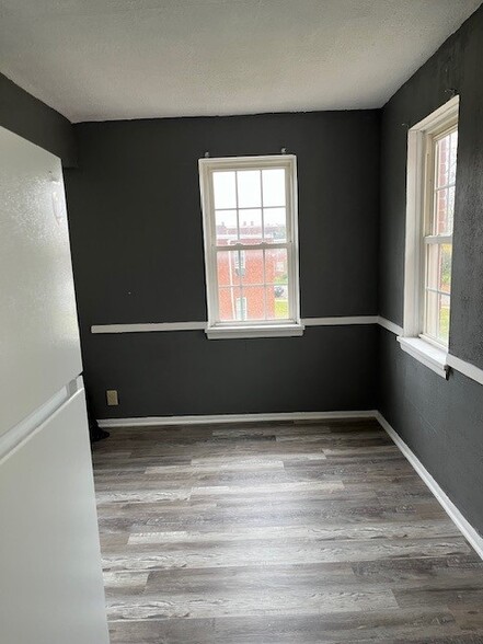 Building Photo - 1950 Nelawood Rd