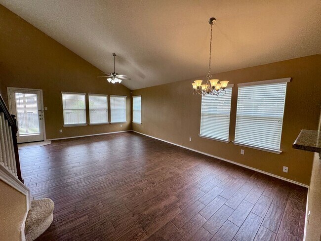 Building Photo - 5207 Bridgewood Dr