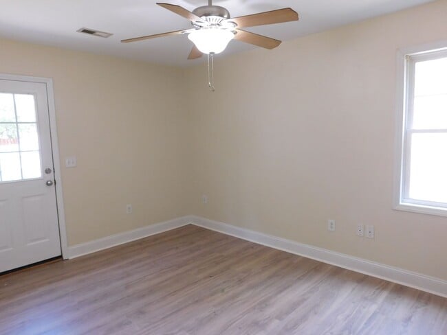 Building Photo - 308 Daniels St