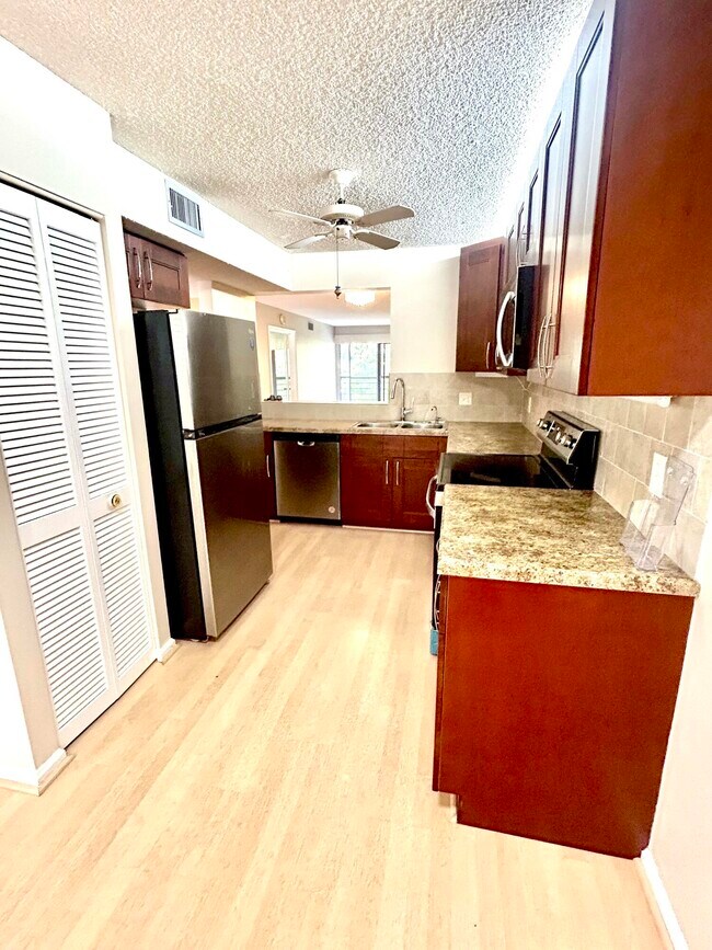 Building Photo - 10173 Mangrove Dr