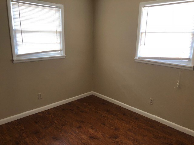 Building Photo - 4611 Avenue Q
