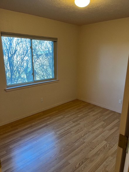 Building Photo - 2405 Camino Capitan