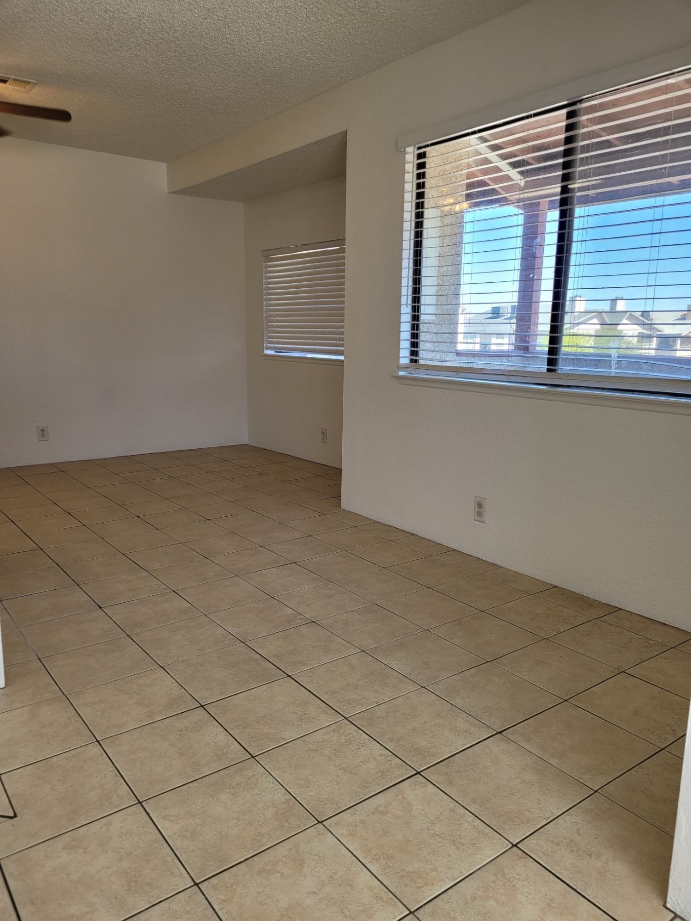 Building Photo - 1928 Lirio Way