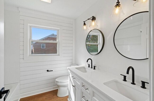 Building Photo - Well maintained 3 bedroom home!