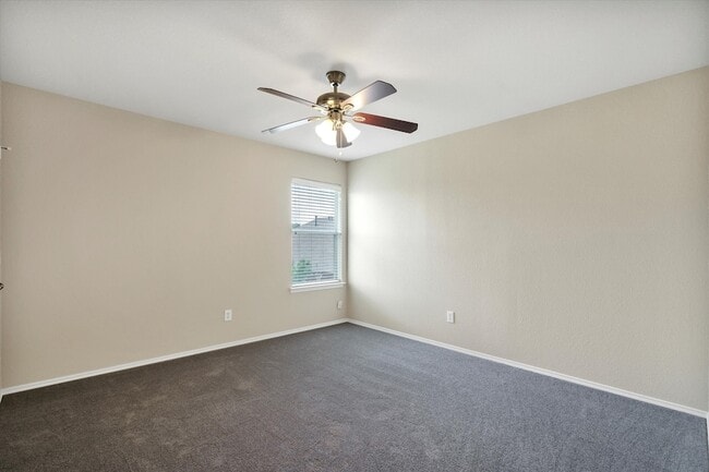 Building Photo - 4402 Emerald Leaf Dr