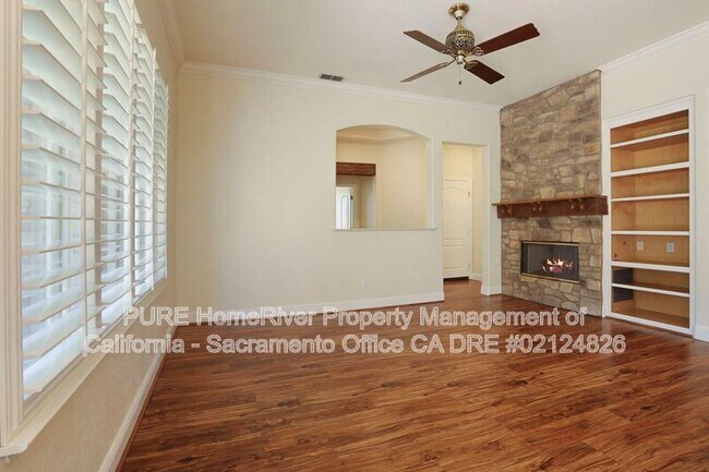 Building Photo - 12020 Gold Pointe Ln