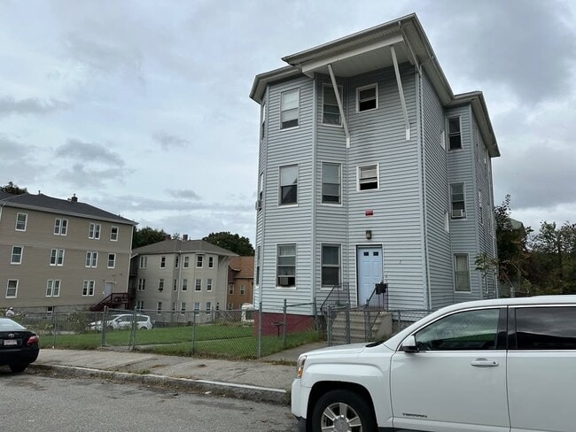 Building Photo - 7 Sturgis St