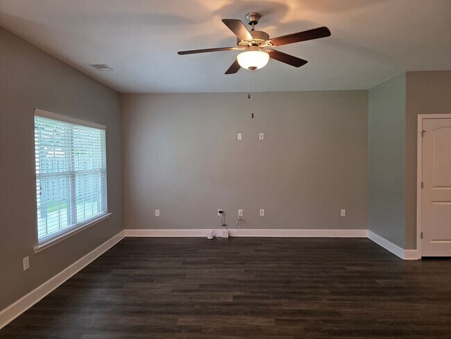 Building Photo - Belmont Glen! South Effingham Schools! Community Amenities!