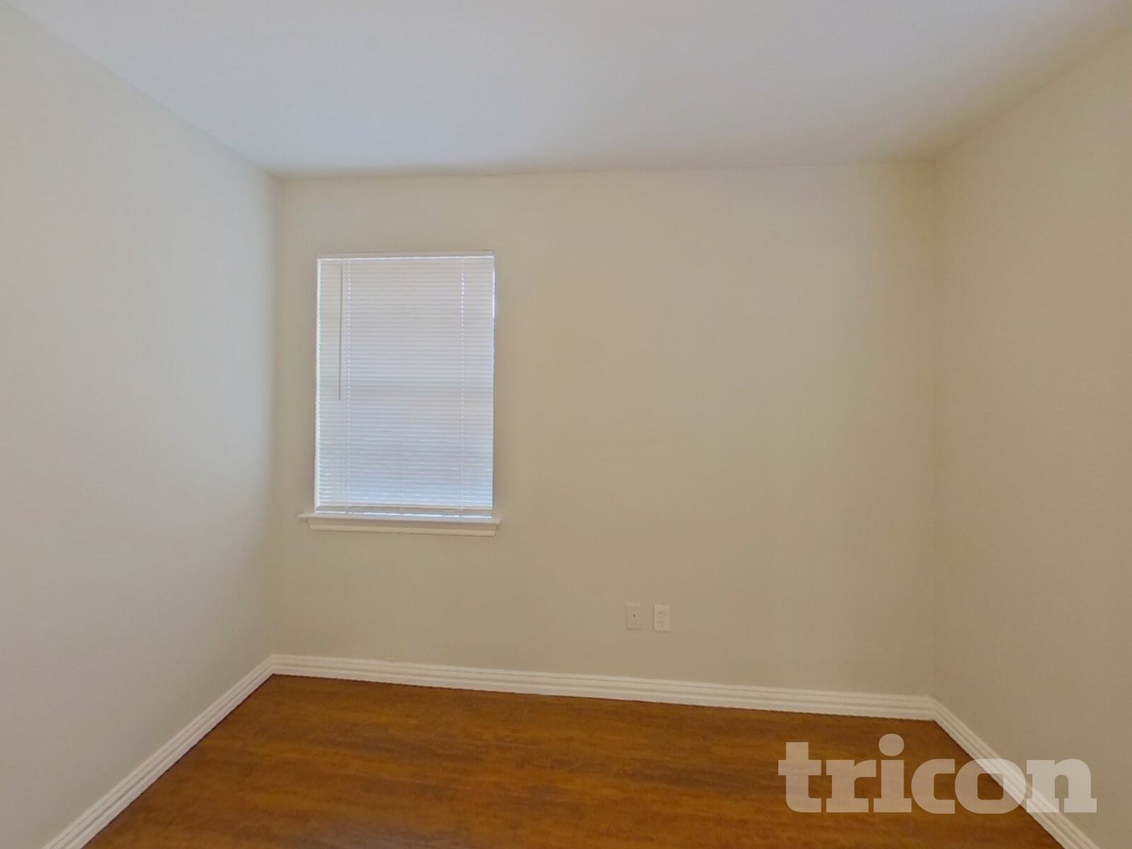 Building Photo - 126 Tharp St