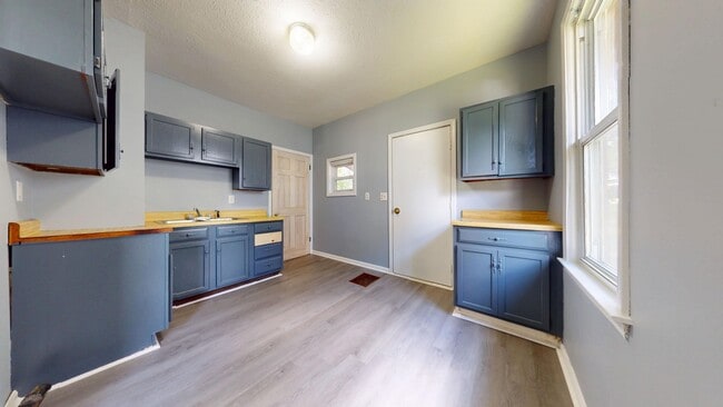 Building Photo - 2 bedroom ranch in Mansfield Schools