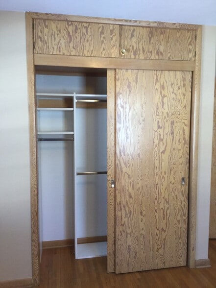 BEDROOM + CLOSET - 115 19 1/2 Ave N