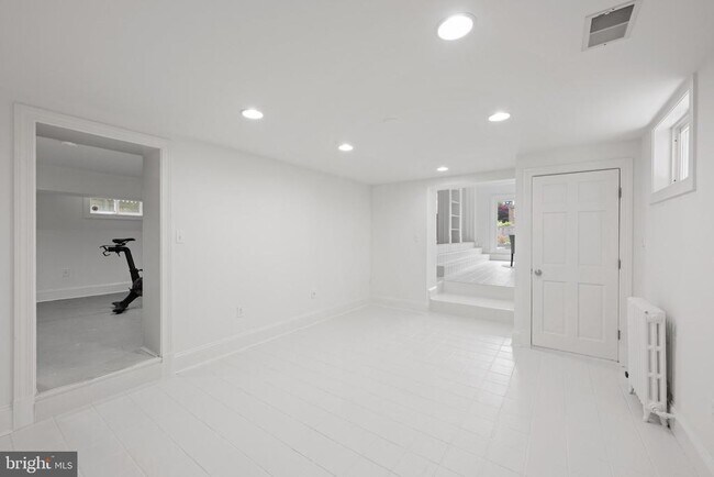 Building Photo - 4830 Brandywine St NW