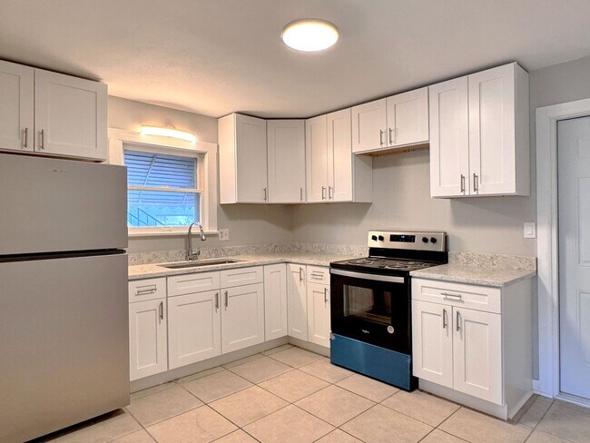 Building Photo - Cozy Two-Bedroom Winter Haven Home