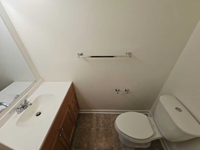 Building Photo - 1413 Jennifer Dr