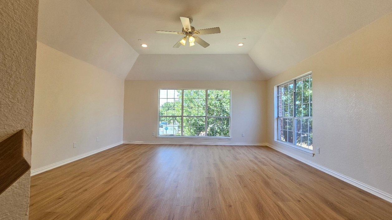 Building Photo - 421 Long Cove Ct