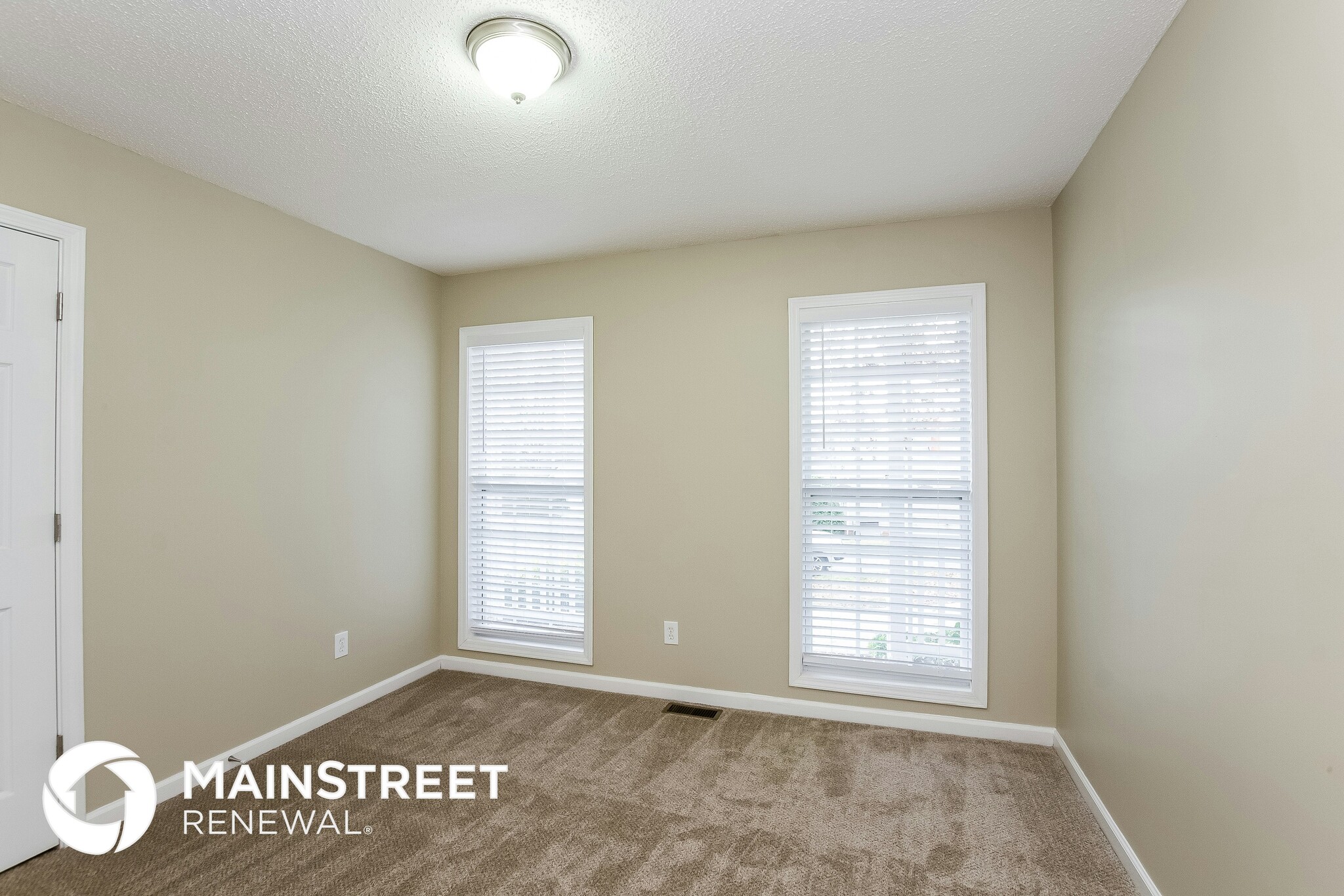 Building Photo - 17 Hickory St SW