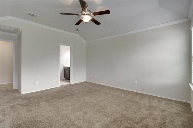 Building Photo - 330 Briar Park Dr