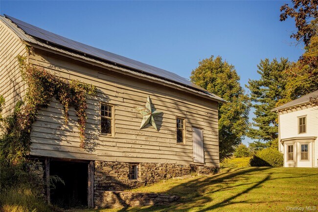 Building Photo - 108 Wey Rd