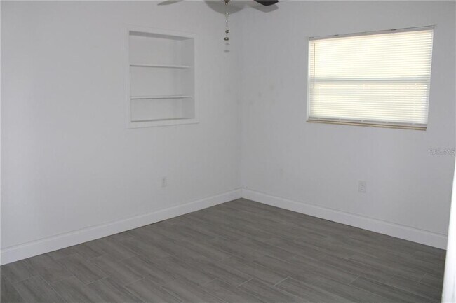 Building Photo - 10704 50th Ave N