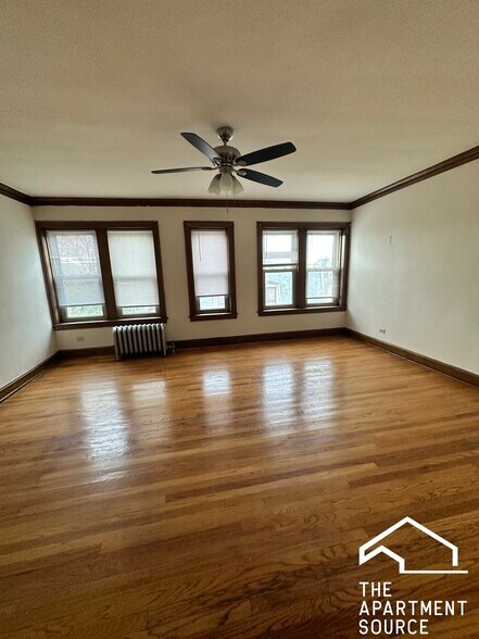 Building Photo - 5503 W Belmont Ave