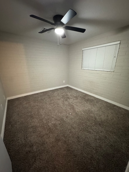 Building Photo - 518 S Mulberry