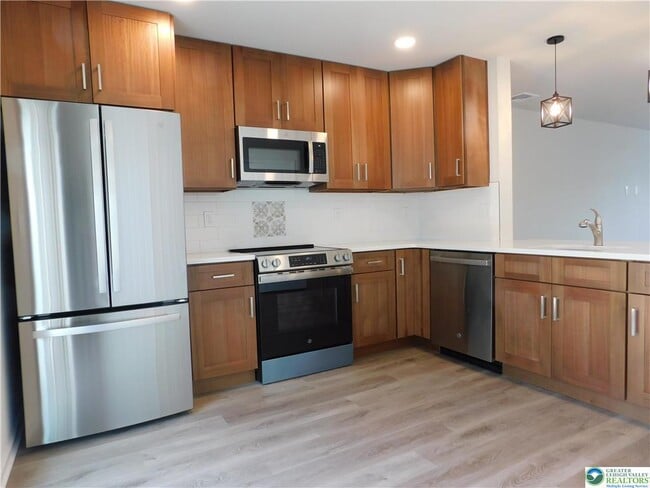 Building Photo - 330 E Frankford St