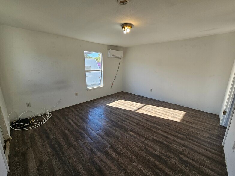 Building Photo - 6618 Topper Run