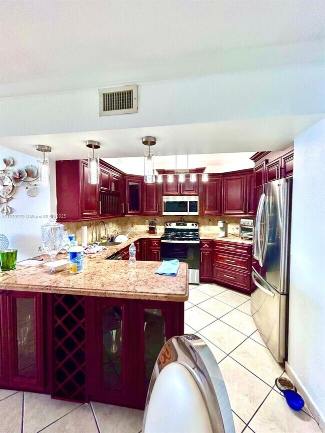 Building Photo - 3725 S Ocean Dr