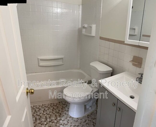 Building Photo - 29 Logan Ave