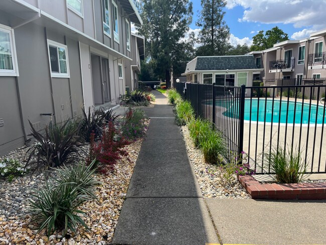 Building Photo - 4875 Manzanita Ave