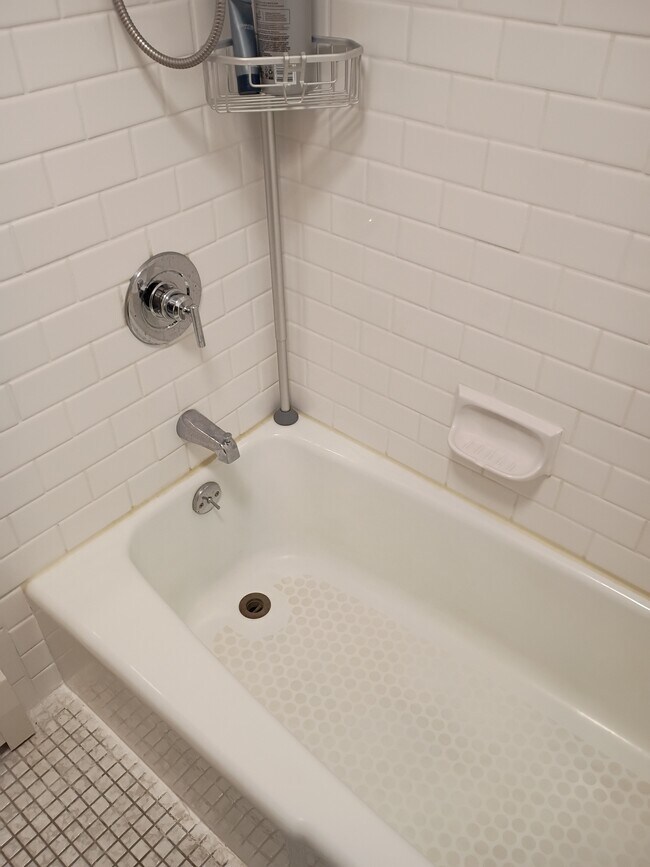 Building Photo - 806 Old Settlers Trail